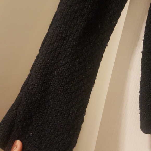 3/$20 Forever 21 sweater - Picture 2 of 4